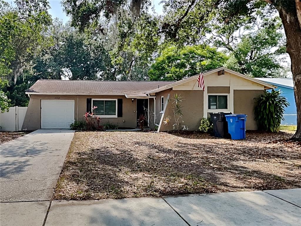 2407 DEVONWOODE PLACE SEFFNER, FL 33584