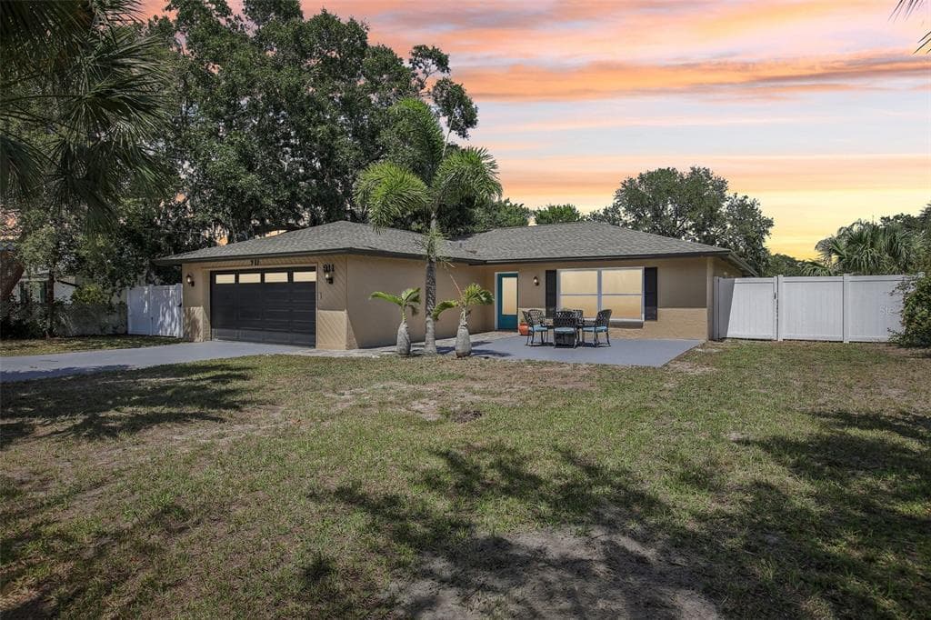 911 S FLORIDA AVENUE TARPON SPRINGS, FL 34689