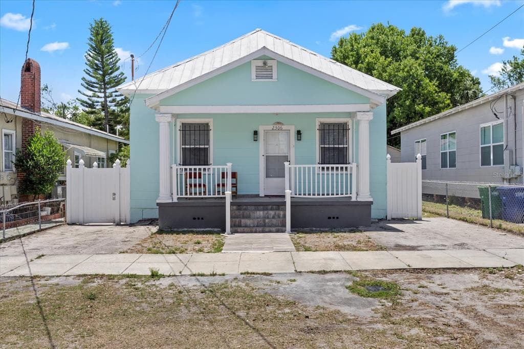 2306 W IVY STREET TAMPA, FL 33607