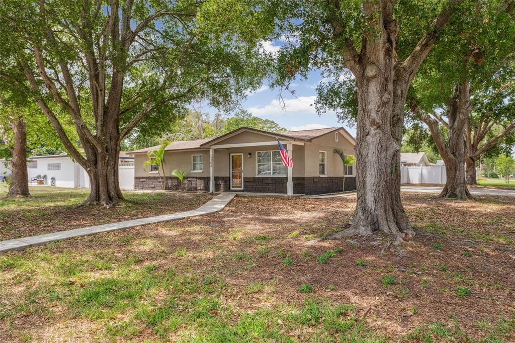 1308 LYNN AVENUE CLEARWATER, FL 33755