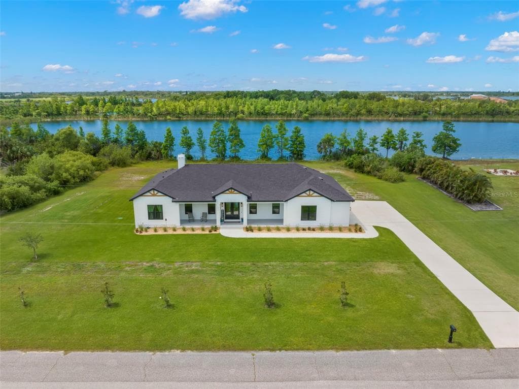 3070 SMILODON TRAIL RUSKIN, FL 33570