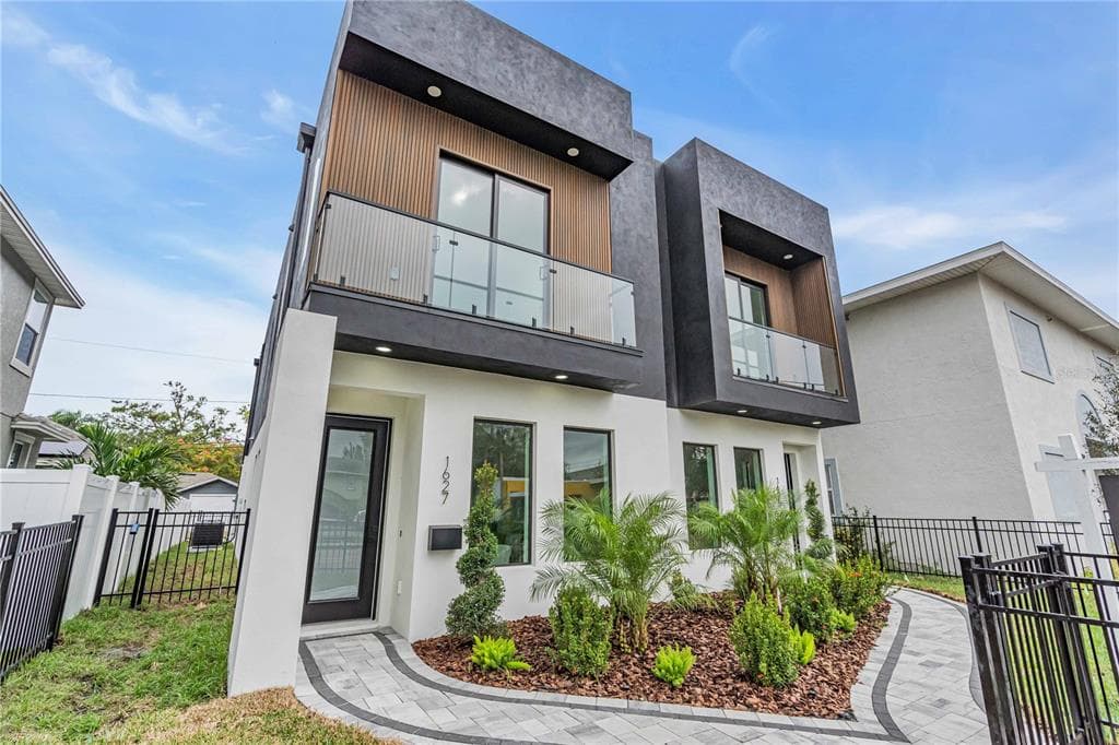 1625 9TH AVENUE N ST PETERSBURG, FL 33713