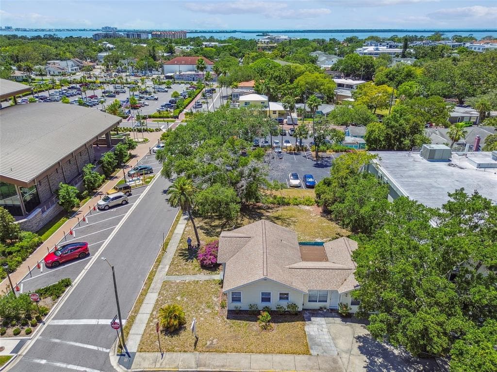 556 VIRGINIA STREET DUNEDIN, FL 34698