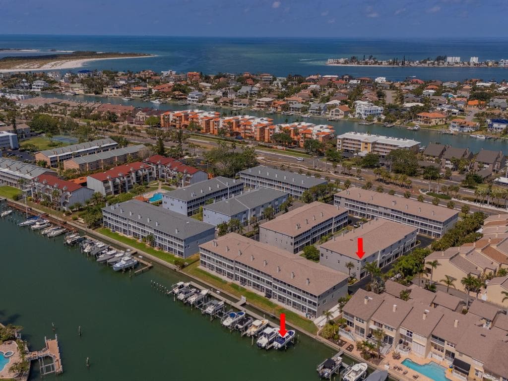 521 PINELLAS BAYWAY S UNIT 301 ST PETERSBURG, FL 33715