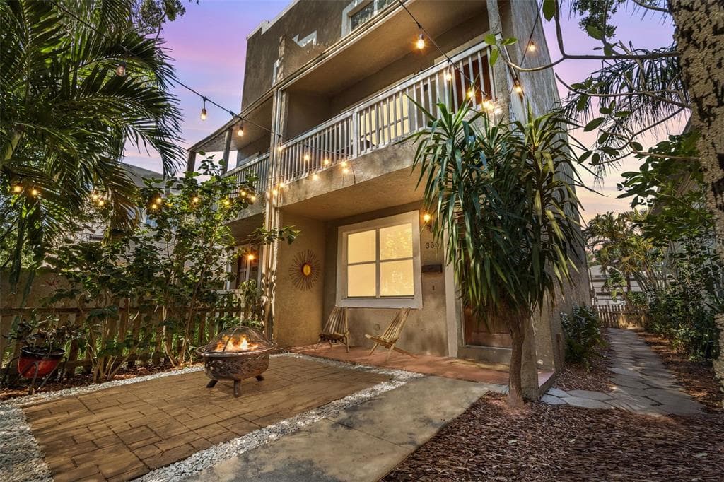 330 LANG COURT N UNIT 1 ST PETERSBURG, FL 33701