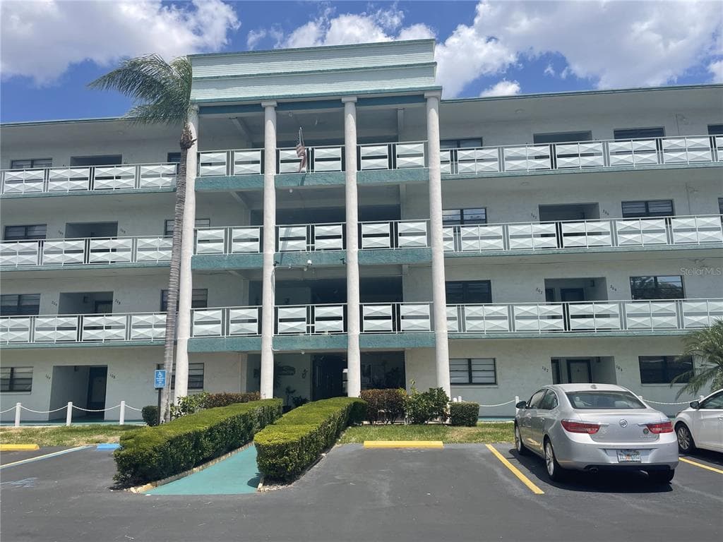 5970 80TH STREET N UNIT 204 ST PETERSBURG, FL 33709