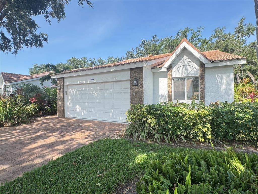5804 GARDEN LAKES FERN BRADENTON, FL 34203