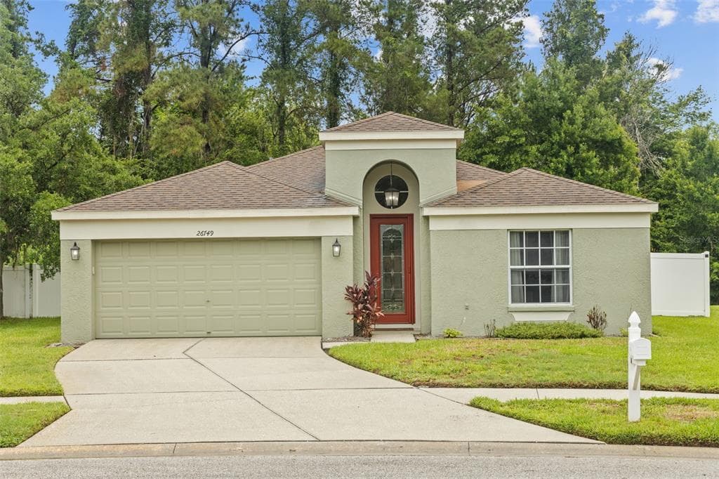 26749 MIDDLEGROUND LOOP WESLEY CHAPEL, FL 33544