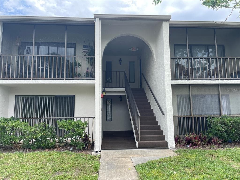 2642 PINE RIDGE WAY S UNIT D1 PALM HARBOR, FL 34684