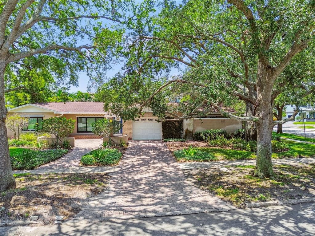 750 ALDA WAY NE ST PETERSBURG, FL 33704