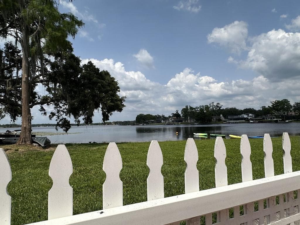 2557 CEDAR CYPRESS COURT TAMPA, FL 33618