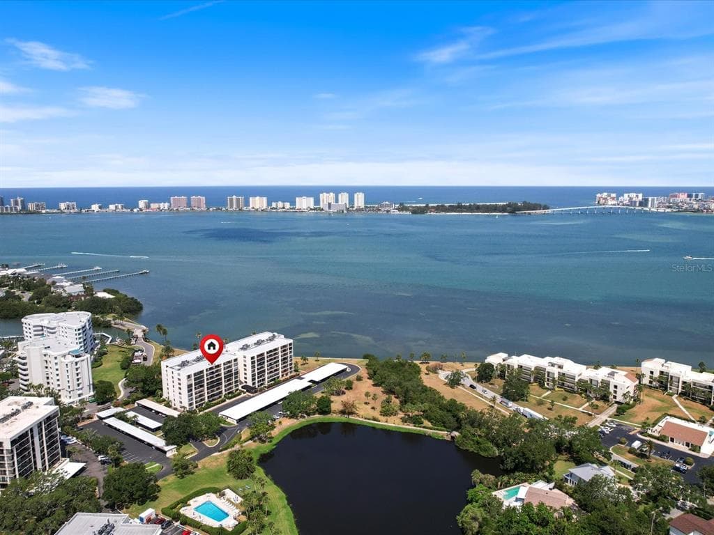 100 OAKMONT LANE UNIT 305 BELLEAIR, FL 33756