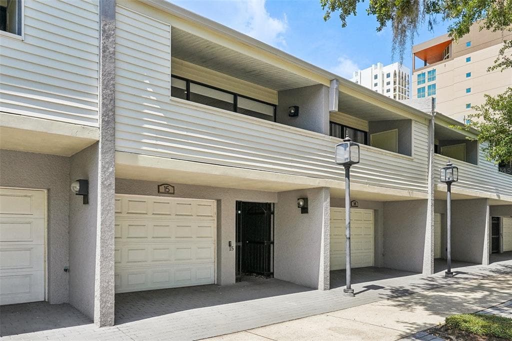 301 2ND STREET N UNIT 15 ST PETERSBURG, FL 33701