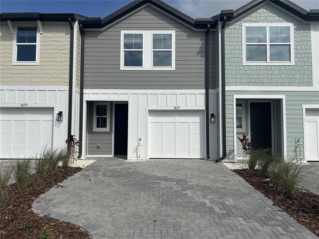 7677 DEER VALLEY CIRCLE TAMPA, FL 33635