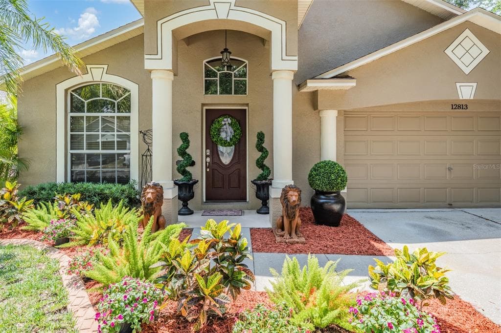 12813 KINGS LAKE DRIVE GIBSONTON, FL 33534