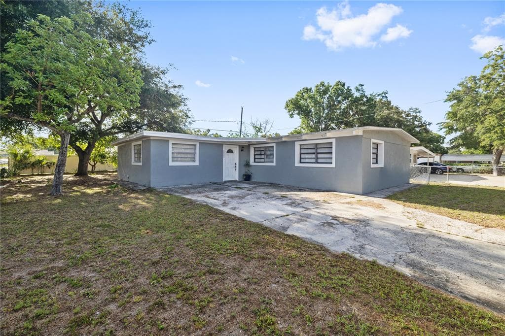 2002 WAIKIKI WAY TAMPA, FL 33619