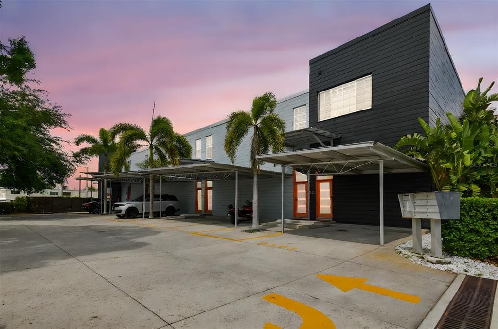 2505 W AZEELE STREET