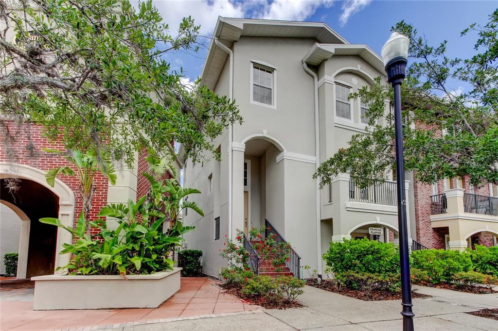 12557 BASSBROOK LANE TAMPA, FL 33626