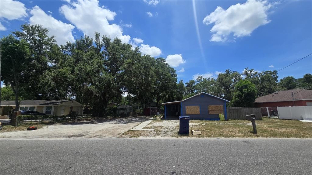 4207 E HENRY AVENUE TAMPA, FL 33610