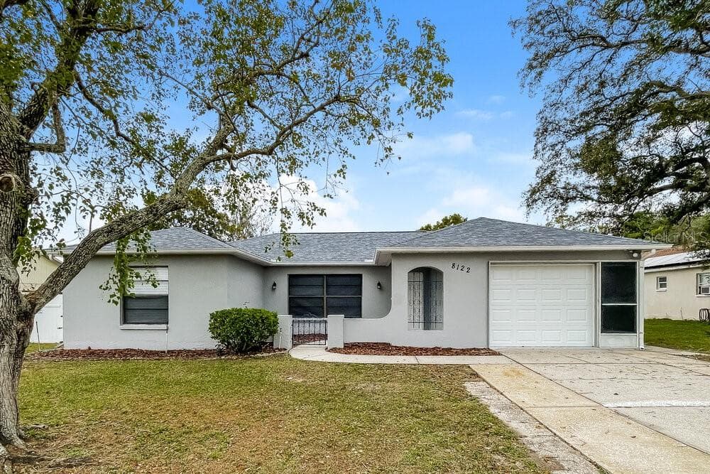 8122 WOODEN DRIVE SPRING HILL, FL 34606