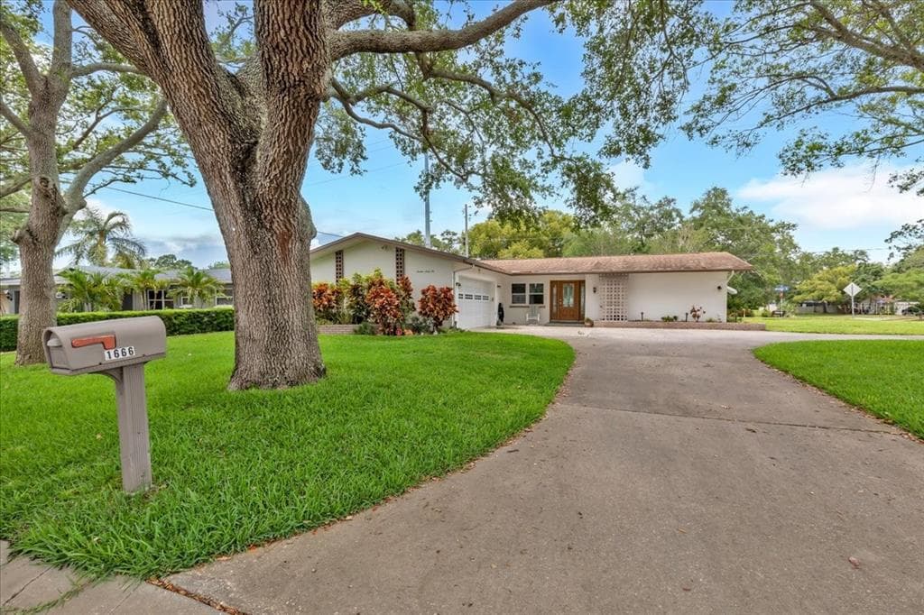 1666 SOUVENIR DRIVE CLEARWATER, FL 33755