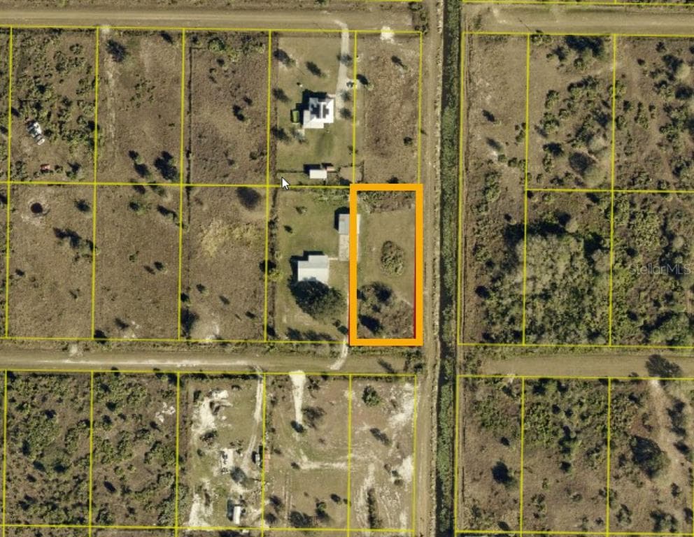 15207 NW 260TH STREET OKEECHOBEE, FL 34972