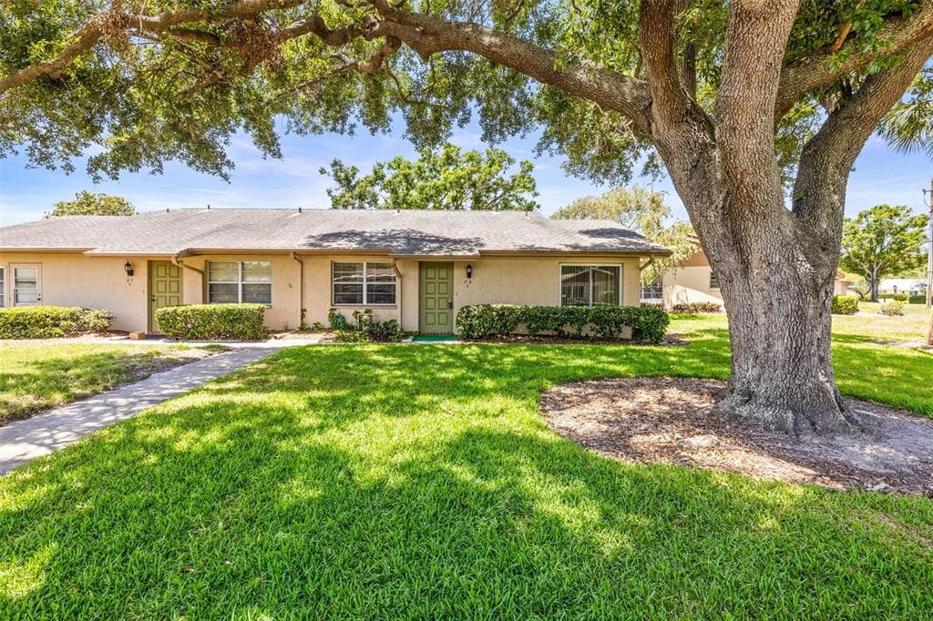 1908 CANTERBURY LANE UNIT 28 SUN CITY CENTER, FL 33573