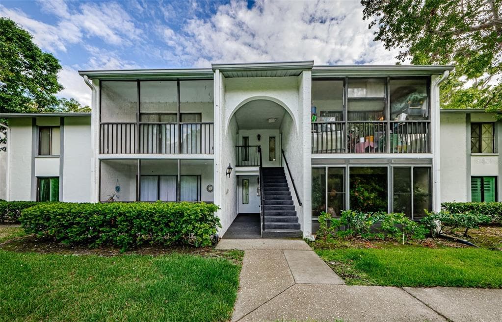 1170 PINE RIDGE CIRCLE W UNIT C2 TARPON SPRINGS, FL 34688