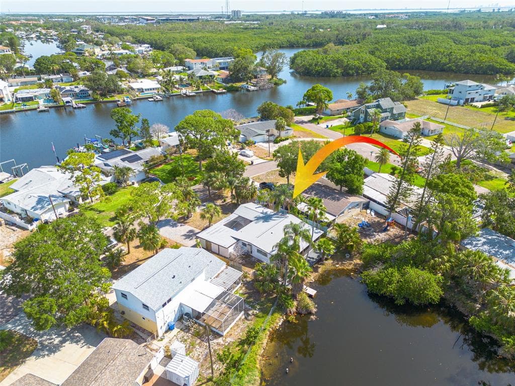 328 TALLAHASSEE DRIVE NE ST PETERSBURG, FL 33702