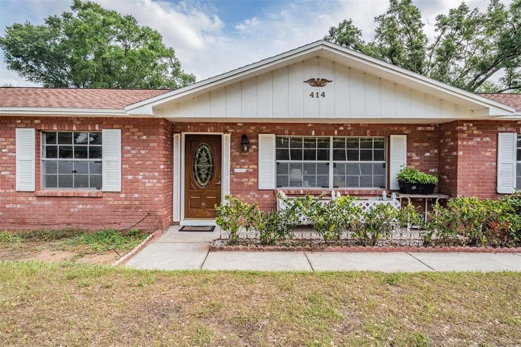 414 CACTUS CIRCLE SEFFNER, FL 33584
