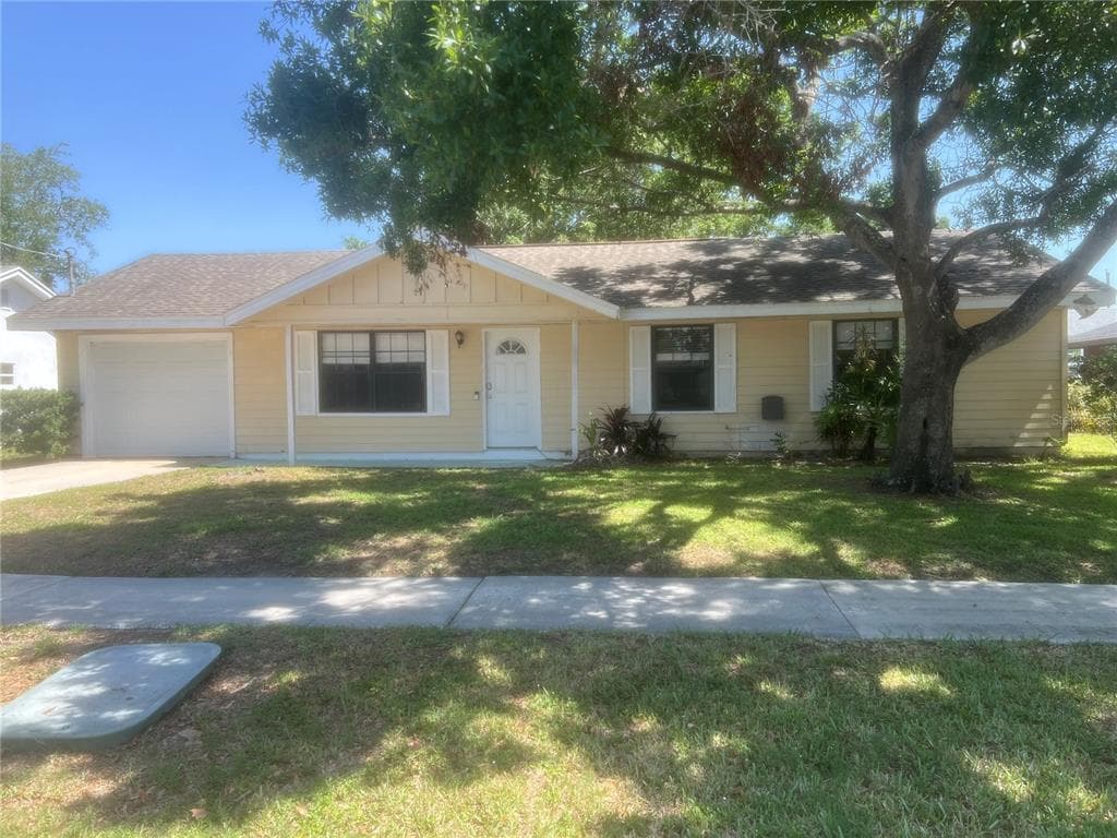 521 FLAME TREE DRIVE APOLLO BEACH, FL 33572