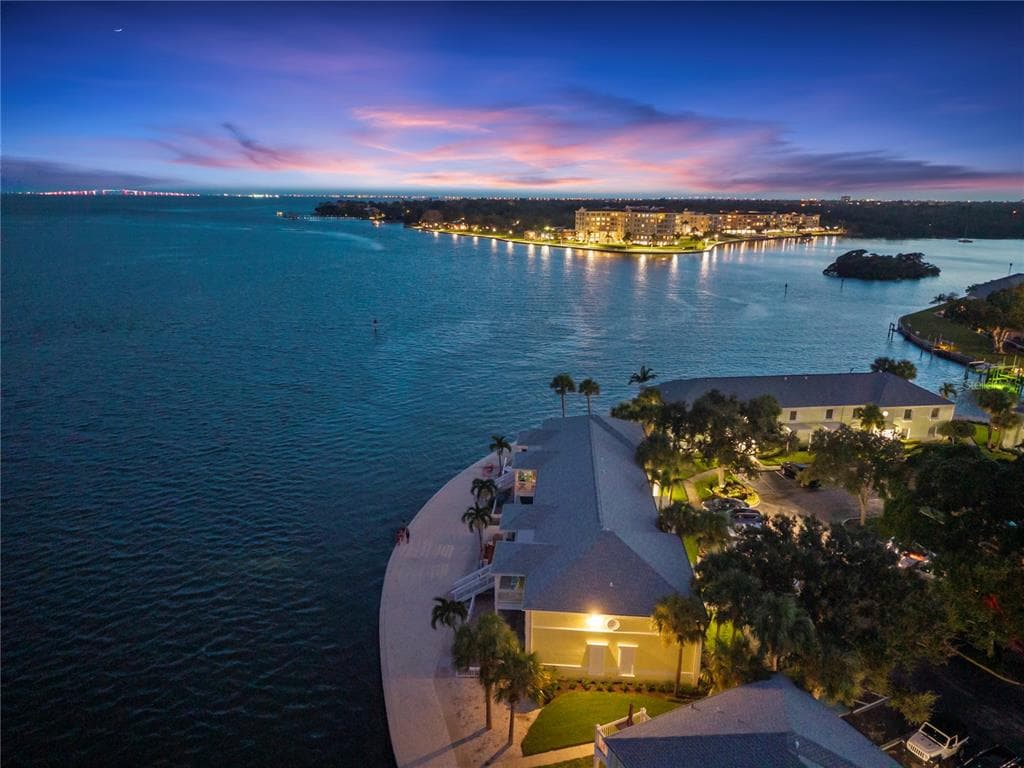 5260 COQUINA KEY DRIVE SE UNIT C ST PETERSBURG, FL 33705