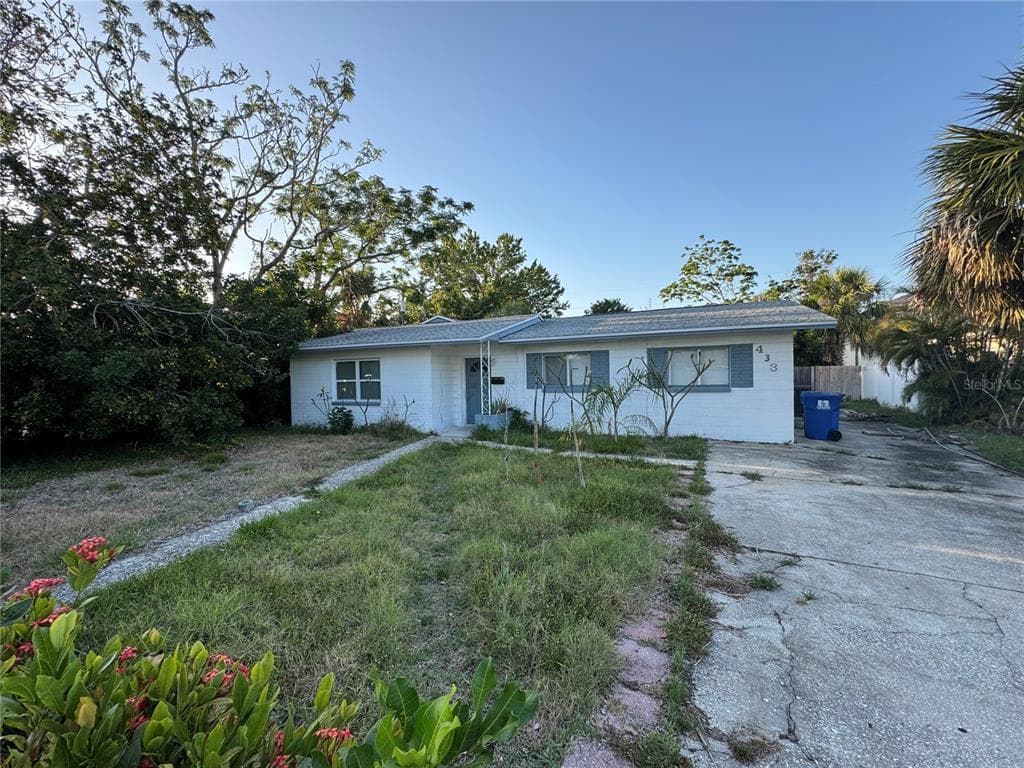 433 HAMPTON AVENUE NE ST PETERSBURG, FL 33703