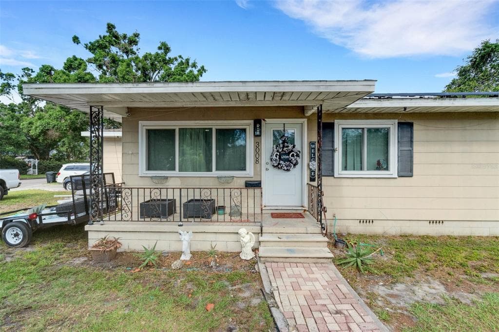3008 JACKSON STREET N ST PETERSBURG, FL 33704
