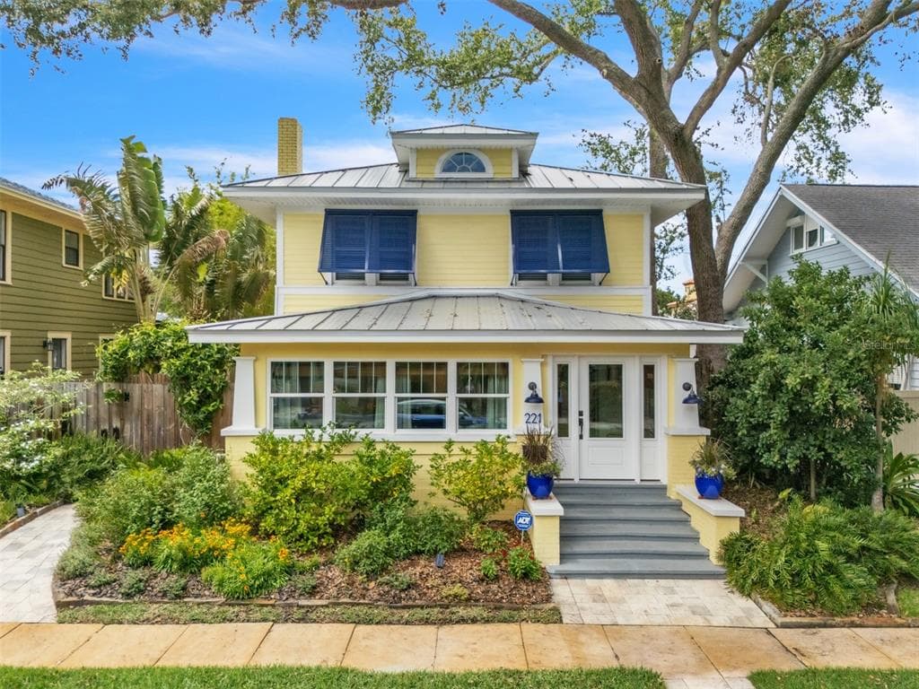 221 13TH AVENUE NE ST PETERSBURG, FL 33701