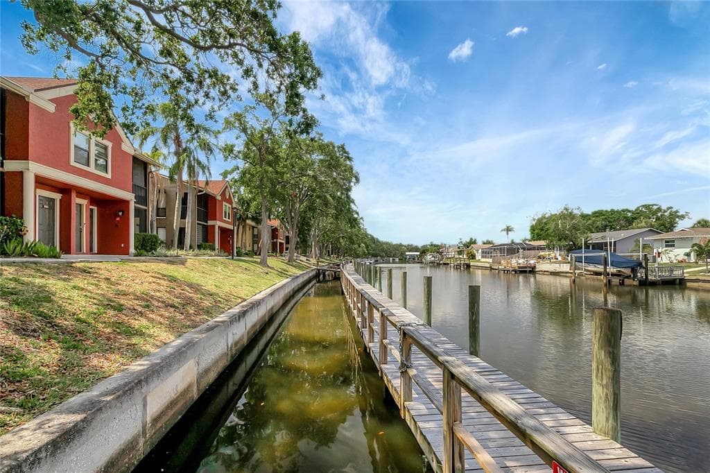 5582 BAYWATER DRIVE TAMPA, FL 33615