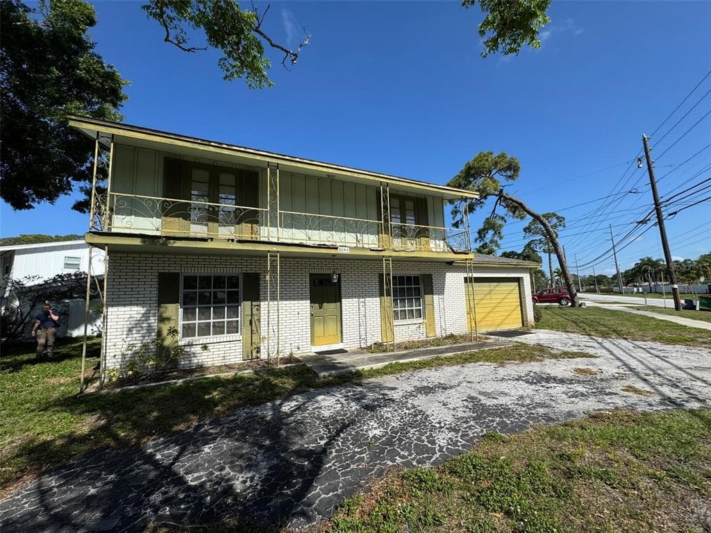 8244 125TH STREET SEMINOLE, FL 33772