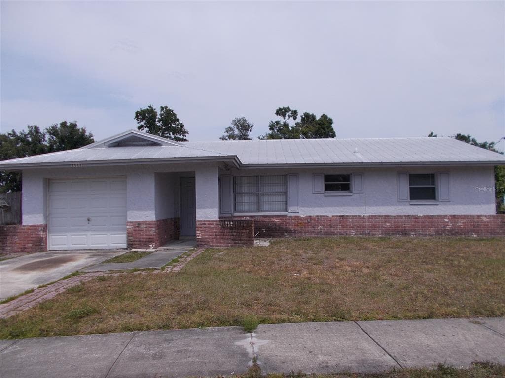 8869 90TH WAY SEMINOLE, FL 33777