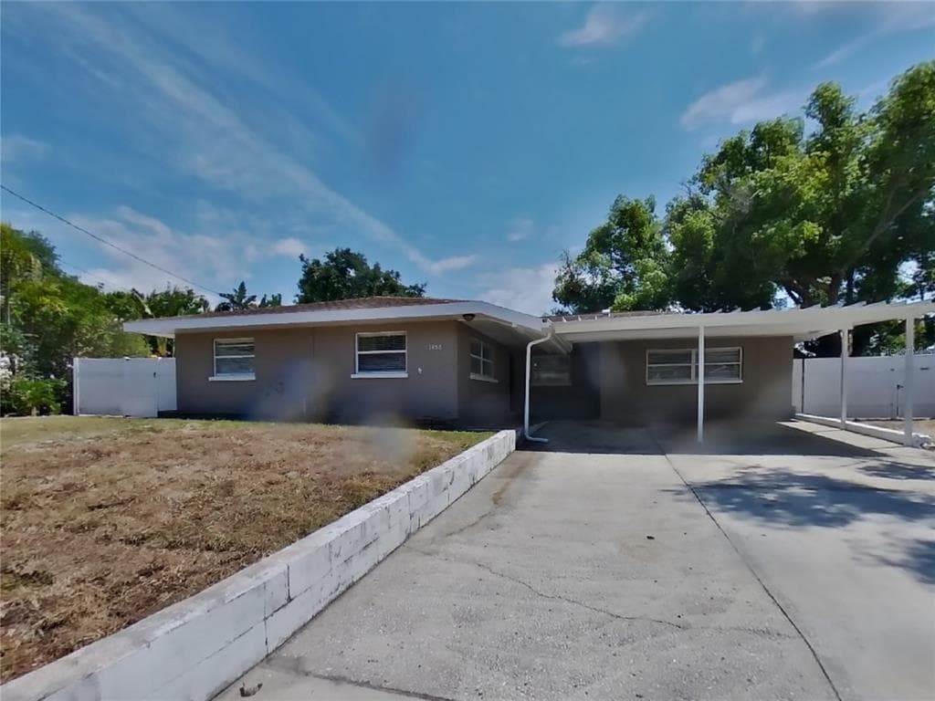 1456 LAKEVIEW DRIVE TARPON SPRINGS, FL 34689