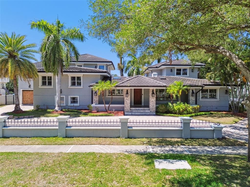405 S SHORE CREST DRIVE TAMPA, FL 33609