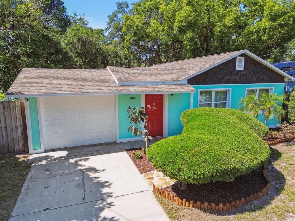 905 8TH AVENUE SW LARGO, FL 33770