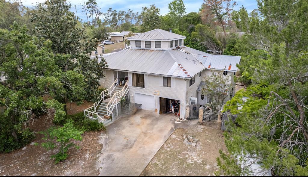 7111 OREGON CHICKADEE ROAD WEEKI WACHEE, FL 34613
