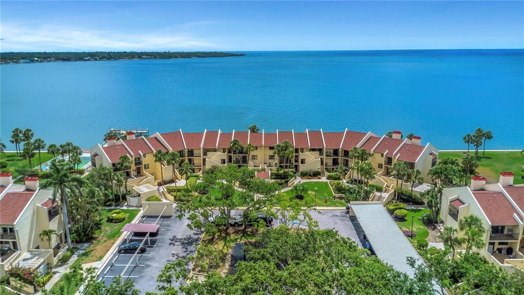 7520 SUNSHINE SKYWAY LANE S UNIT 113 ST PETERSBURG, FL 33711
