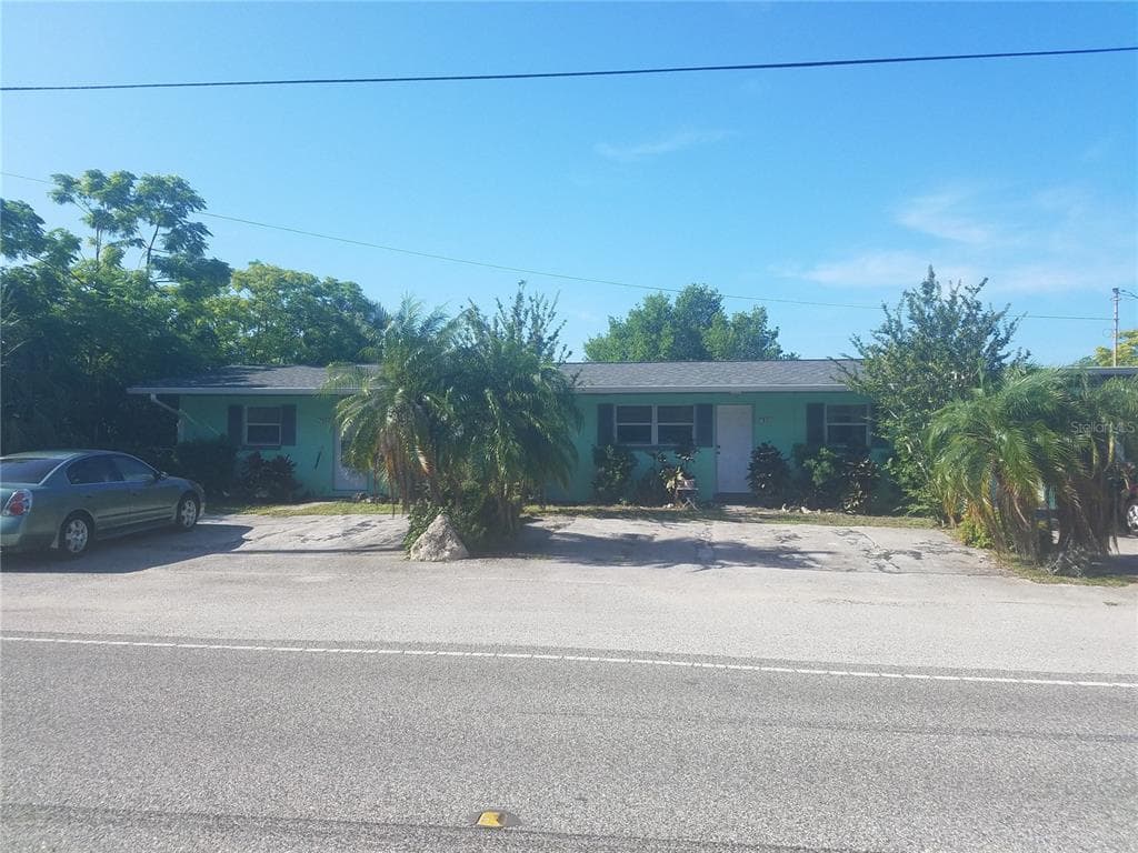 7238 NEW YORK AVENUE HUDSON, FL 34667