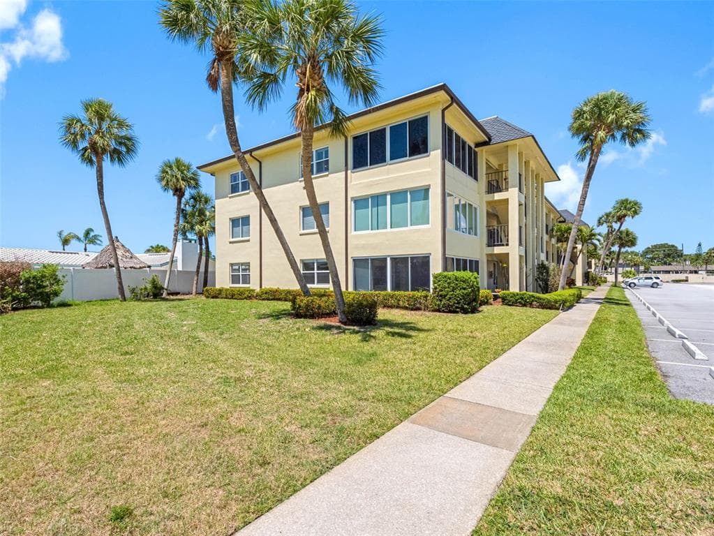 4700 COVE CIRCLE UNIT 301