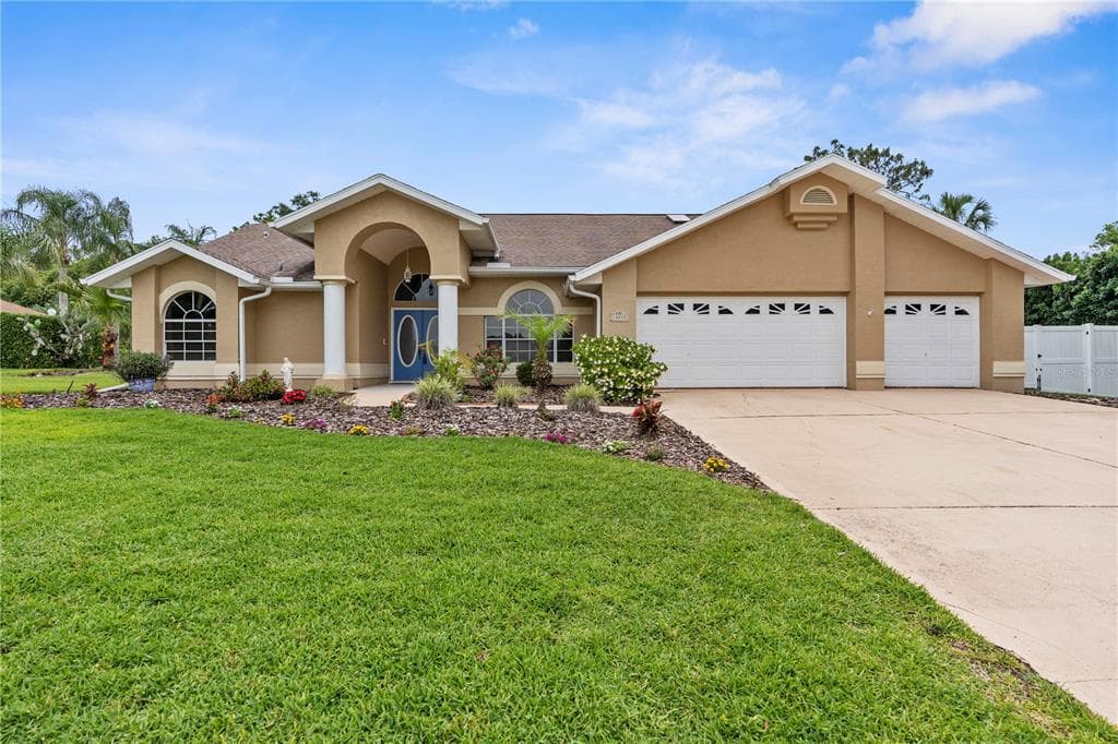 18242 AUTUMN LAKE BOULEVARD HUDSON, FL 34667