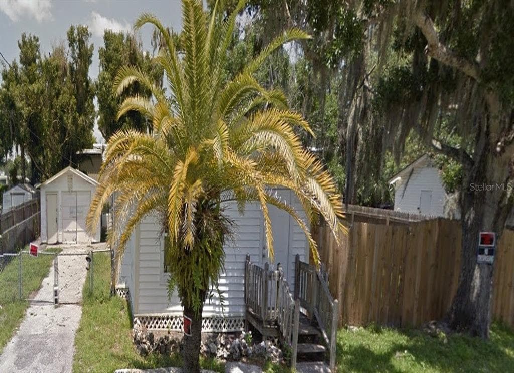 710 25TH AVENUE W BRADENTON, FL 34205