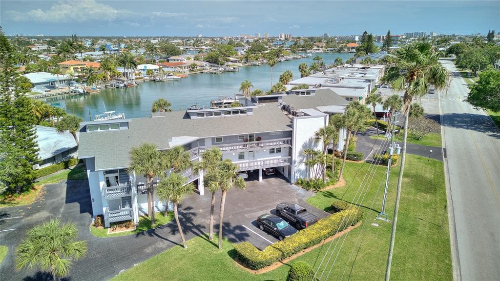 12055 3RD STREET E UNIT 103 TREASURE ISLAND, FL 33706