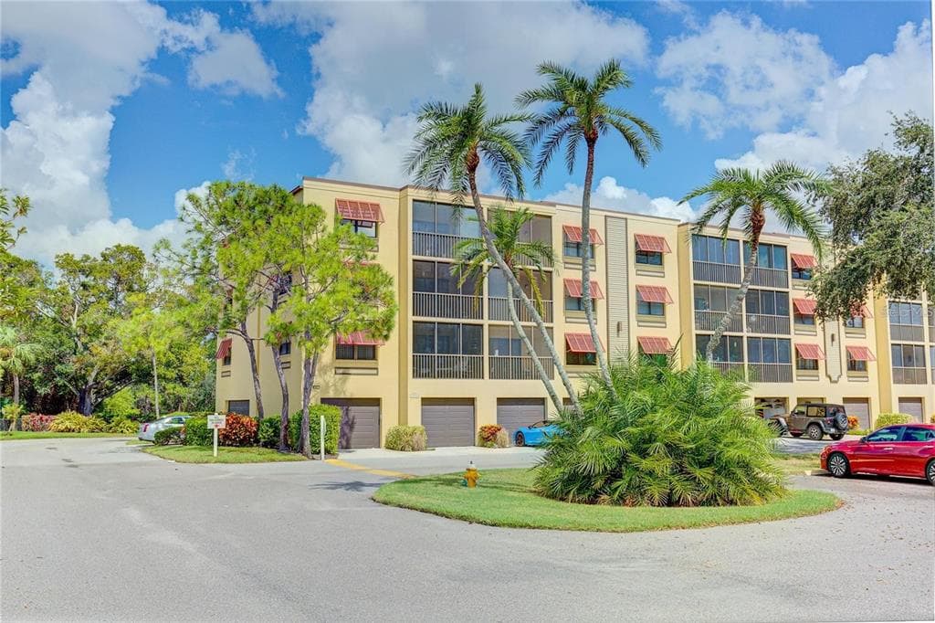 5849 PARK STREET N UNIT 412 ST PETERSBURG, FL 33709