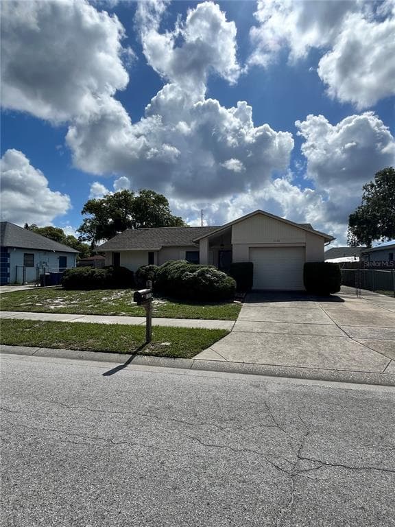 1332 FUCHSIA DRIVE HOLIDAY, FL 34691